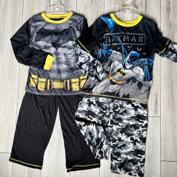 Pair of two Batman character pajamas with long sleeves and pants SIZE 8 - Picture 1 of 3